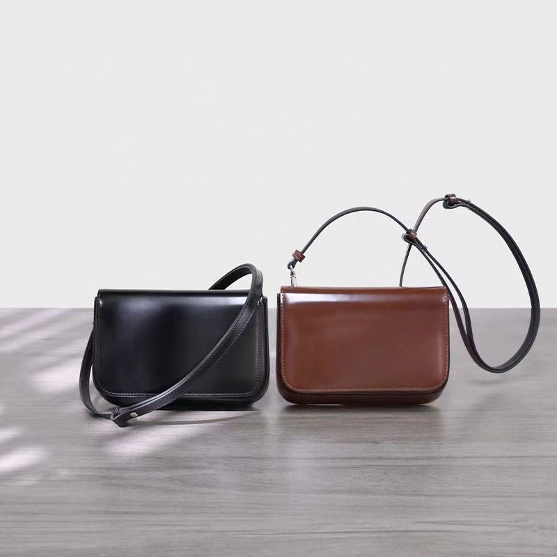 Retro Women's Small square Bag Advanced Simple Crossbody Bag