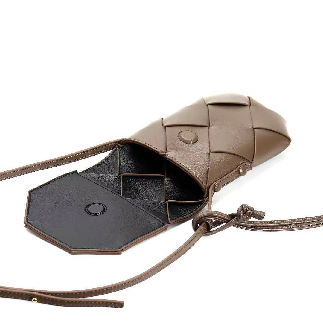 Beg Kekekod Telefon Bergaya Baru Berbentuk Tangan Tangan Tenah Kulit Bahu Kulit 4 18707b38 8d34 4cf9 ab13 0d34a1f0bae0