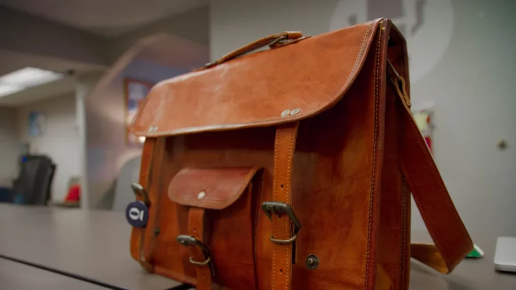 Pembuatan beg wanita kulit