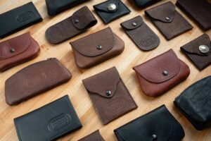 Fabricant de portefeuilles en cuir personnalisés: OEM Guide for Private Label Brands 1 custom leather wallet manufacturer sample with logo options