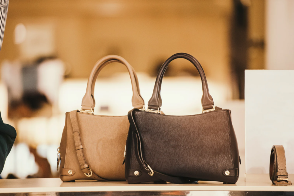 how to tell if a Coach bag is real and avoid fake Coach bags online