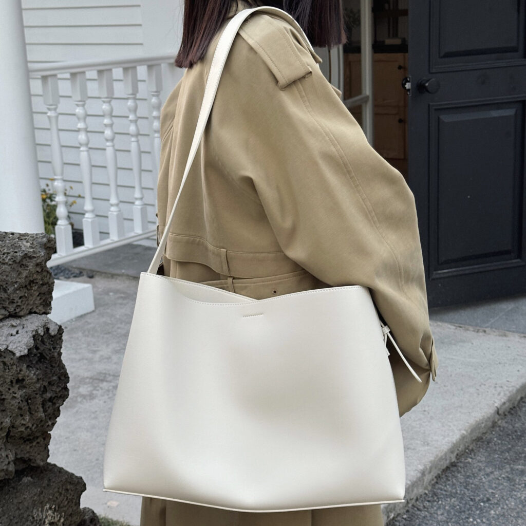 sac fourre-tout minimaliste avec logo personnalisé - Sac fourre-tout minimaliste avec logo personnalisé avec image de sac intérieur 4