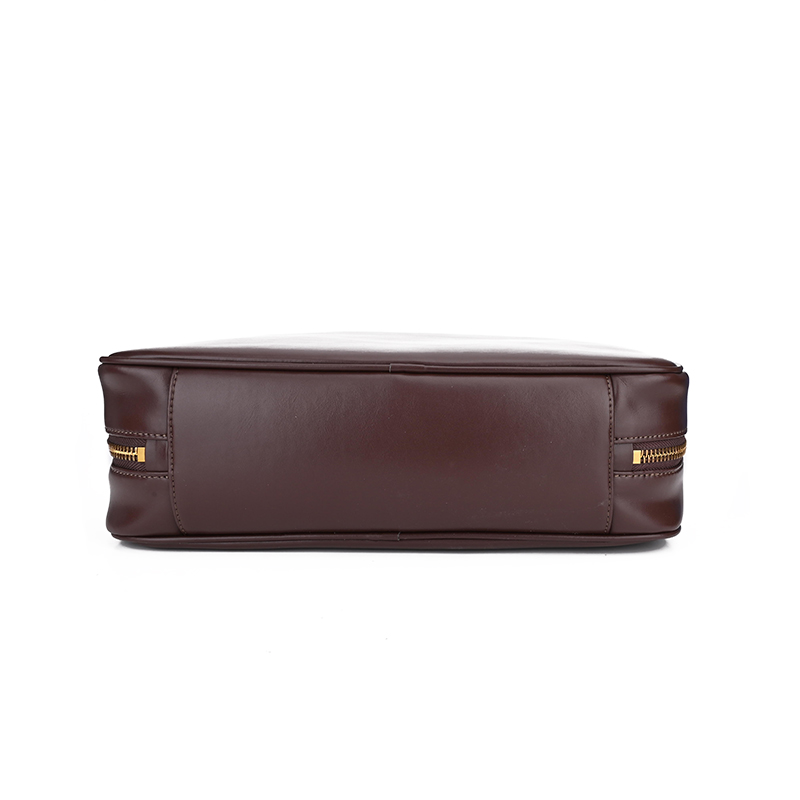 fabbrica di borse tote in pelle di vacchetta cerata ad olioe Bag OEM Factory image 4 oil wax cowhide tote bag factory - Oil Wax Cowhide Women's Tote Bag OEM Factory image 4