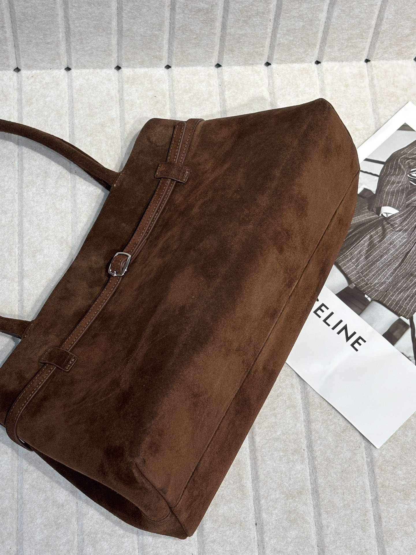 fabricant de sacs fourre-tout en cuir de vacheSac fourre-tout en cuir de vachette suédé pour femme Fabricant image suede cowhide leather tote bag manufacturer - Suede Cowhide Leather Tote Bag for Women Manufacturer image 4