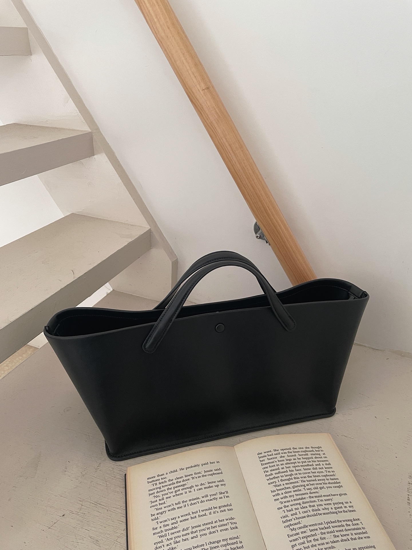 Vintage Leather Tote Bag with Inner Pocket Wholesale image 5 leather tote bag with inner pocket wholesale OEM ODM product image 5
