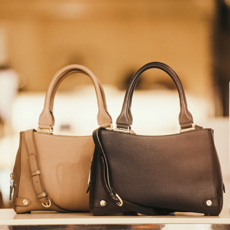 how to tell if a Coach bag is real and avoid fake Coach bags online